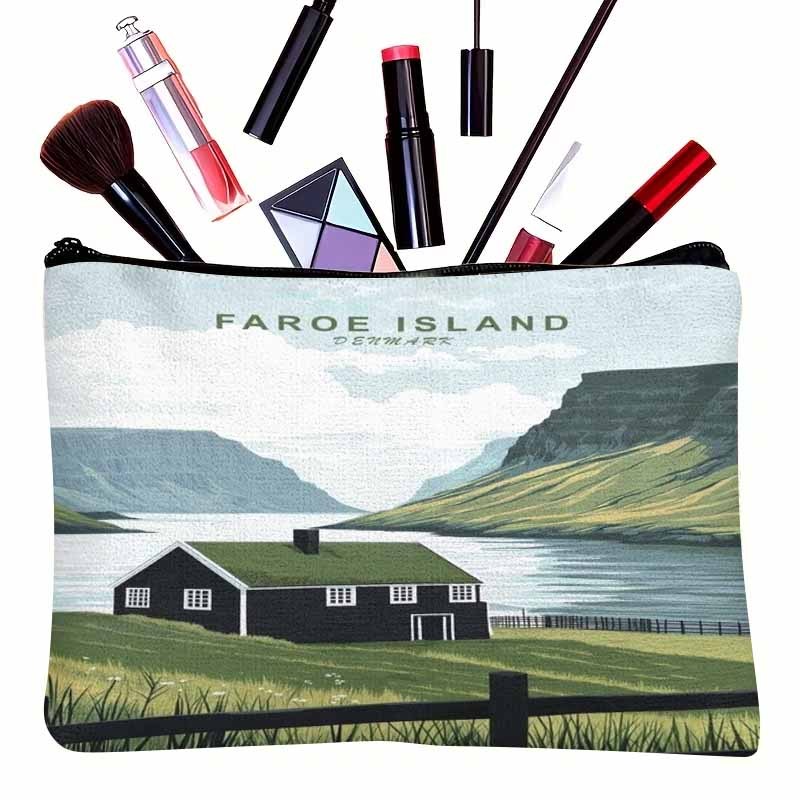 Beauty Makeup Women - ทิวทัศน์อันเงียบสงบจากหมู่เกาะแฟโร 1 ชิ้น: กระท่อมสีดำที่กลมกลืนอย่างลงตัวกับความงดงามของธรรมชาติ - กระเป๋าเครื่องสำอาง