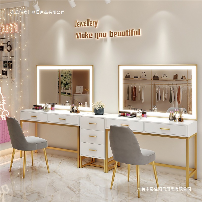 สตูดิโอช่างแต่งหน้าเพ้นท์เล็บม - Beauty Makeup Bridal บทวิจารณ์และราคา